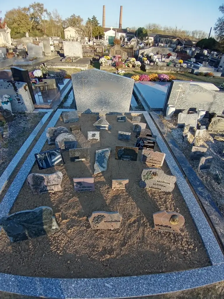 Image d'une sépulture après une prestation de désherbage